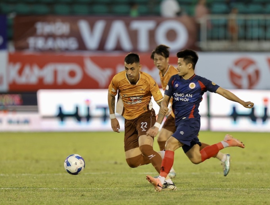 Kết quả HAGL 1–0 CAHN: Thắng ứng viên vô địch, HAGL quay lại nhóm đầu