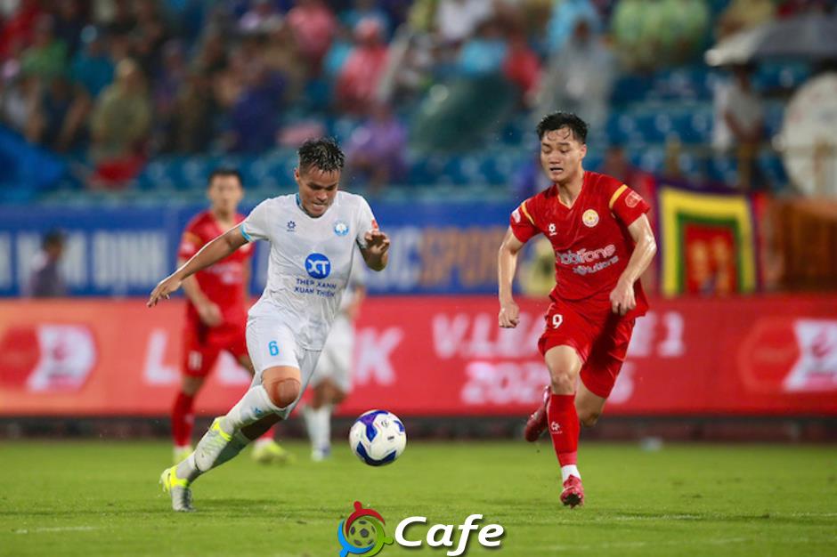 Kết quả Nam Định 2–1 PVF-CAND: Chơi vượt trội, Nam Định vẫn thắng… hú hồn!