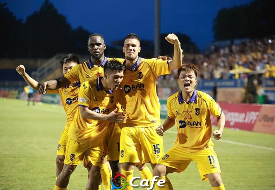 Kết quả SLNA 3-2 HAGL: Trụ hạng ngoạn mục