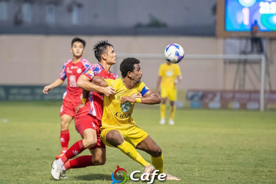 Kết quả Thanh Hoá 1–2 TP.HCM: Thủ môn dính thẻ đỏ, Thanh Hoá thua đau!