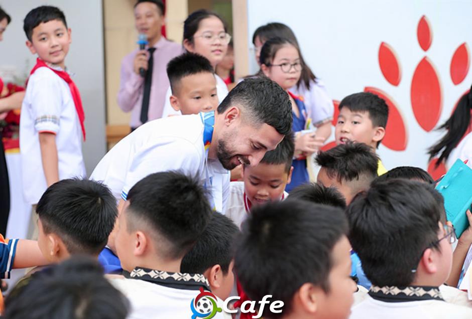 Kevin Phạm Ba lần đầu được làm 'idol' tại Việt Nam