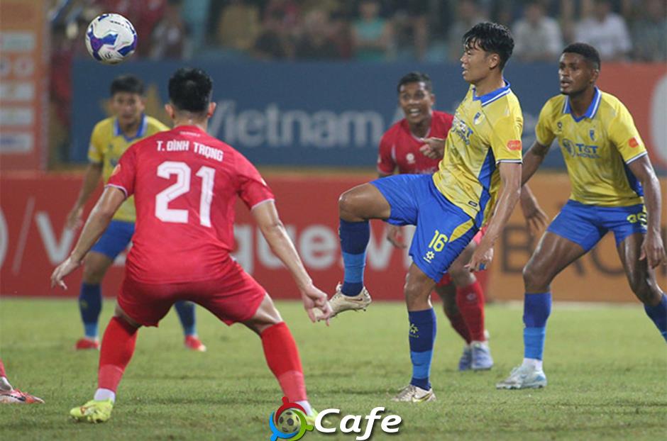 Lộ diện HLV đầu tiên ở V.League có nguy cơ bị sa thải