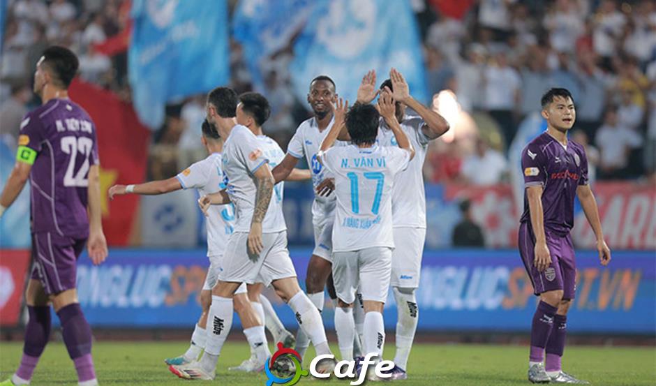 Nam Định lại chơi trội, làm tất cả để vô địch V.League sớm