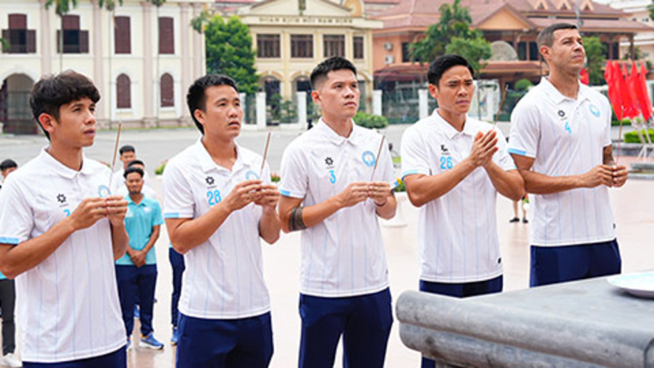 Nam Định tuyên bố mục tiêu cực 