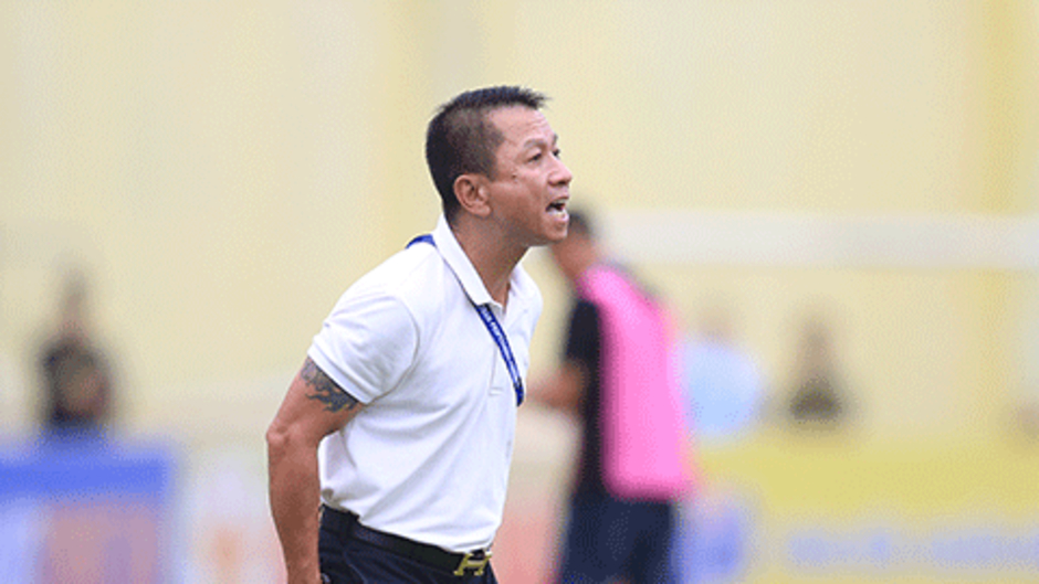 Nghịch lý V.League: HLV xin từ chức nhưng không được chấp thuận