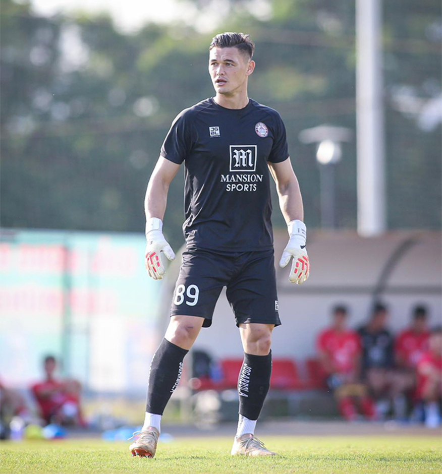 Nguyễn Filip, Patrik Lê Giang bị cận: Vẫn là thủ môn top đầu V.League