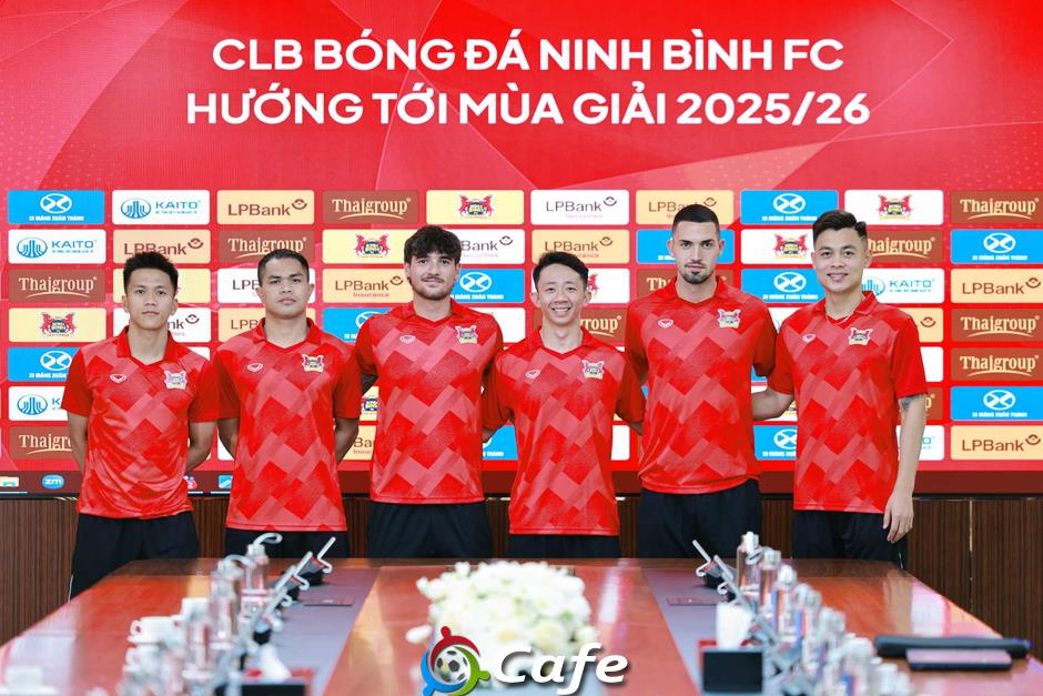 Ninh Bình ra mắt logo mới và 6 tân binh 'khủng' cho V.League 2025/26