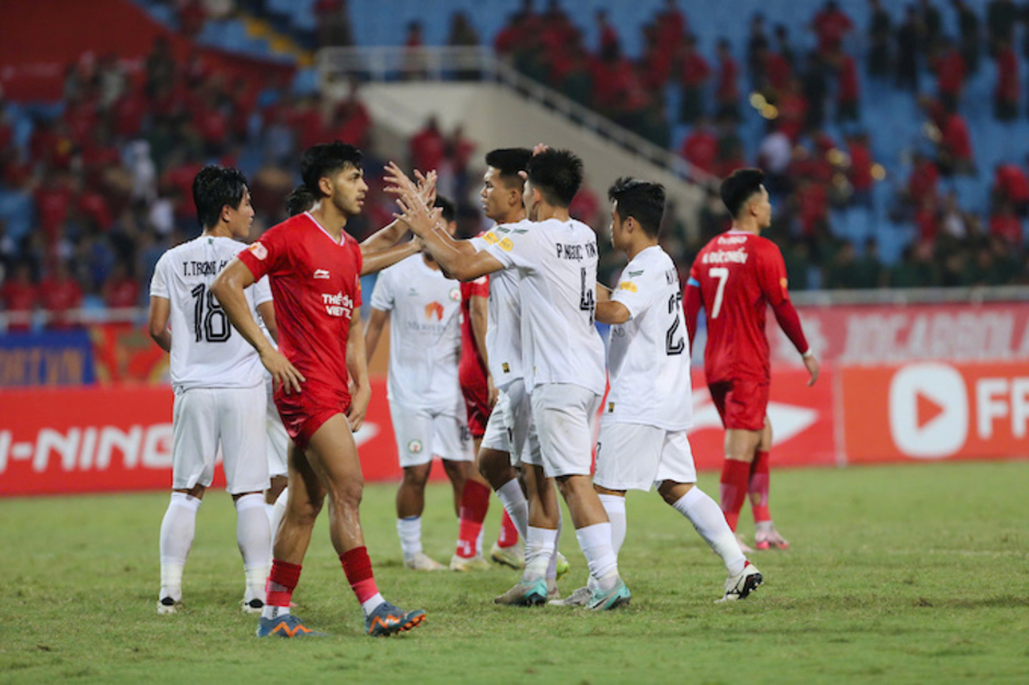 Sau vòng 3 V.League: Cú sốc mang tên Bình Định