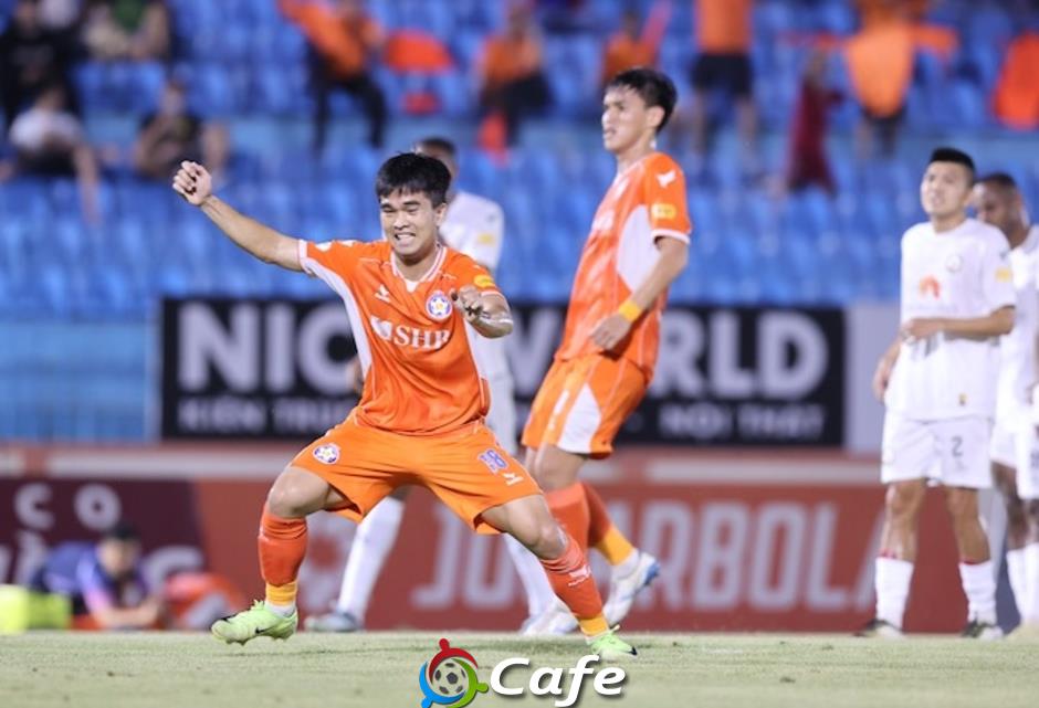 SHB Đà Nẵng ‘thổi lửa’ vào cuộc đua trụ hạng