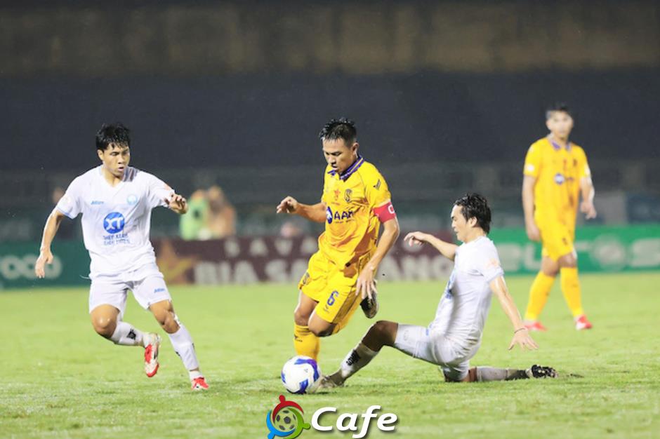 SLNA liệu có phải đi tranh play off?