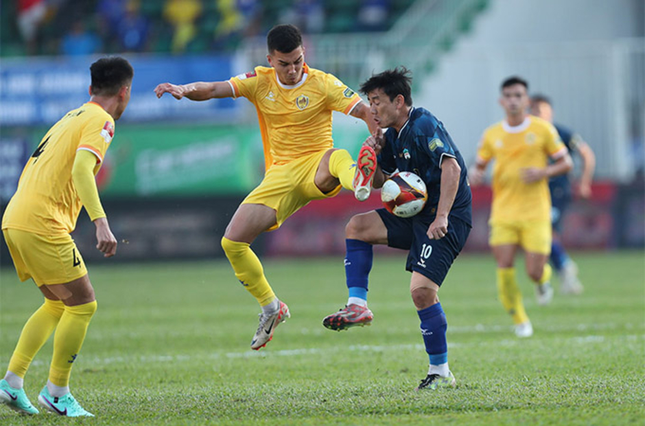 Tân binh Việt kiều của Hà Nội FC nhận mưa lời khen