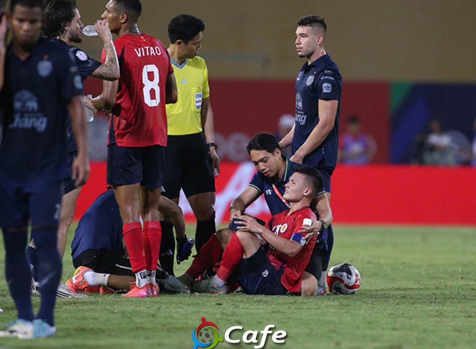 Theerathon Bunmathan lại chơi xấu Quang Hải  