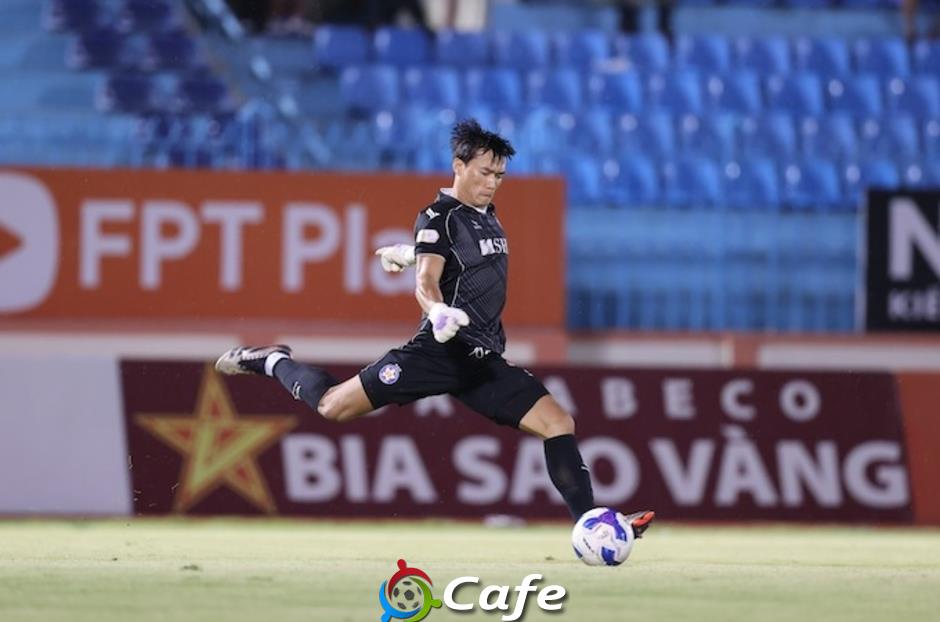 Thủ môn Bùi Tiến Dũng và bàn thắng để đời!