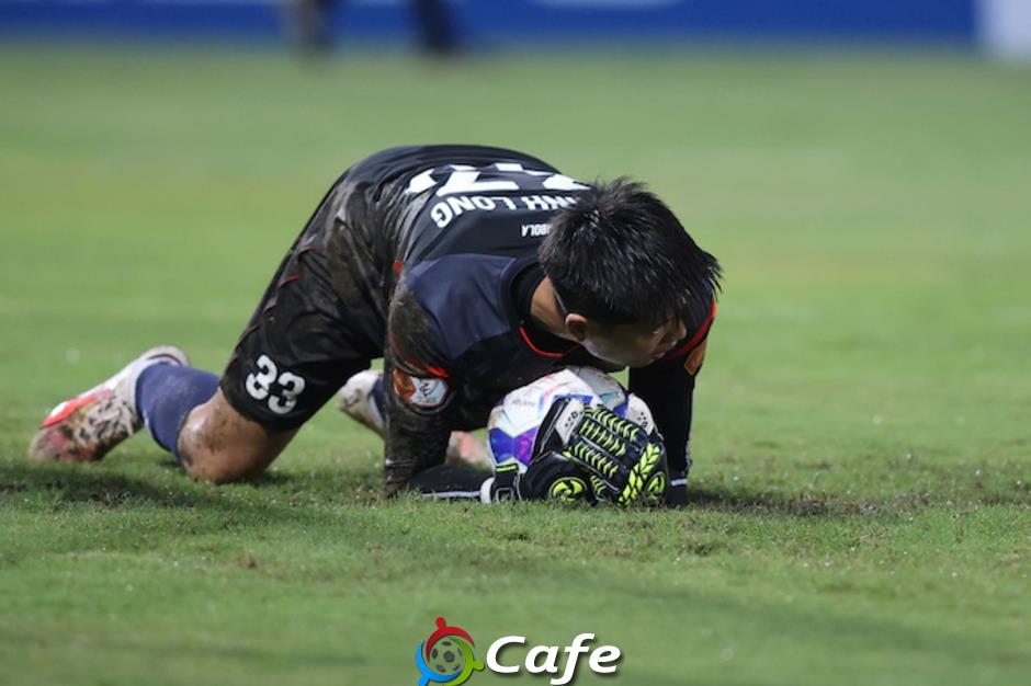 Thủ thành Phí Minh Long, người hùng của tân binh PVF-CAND