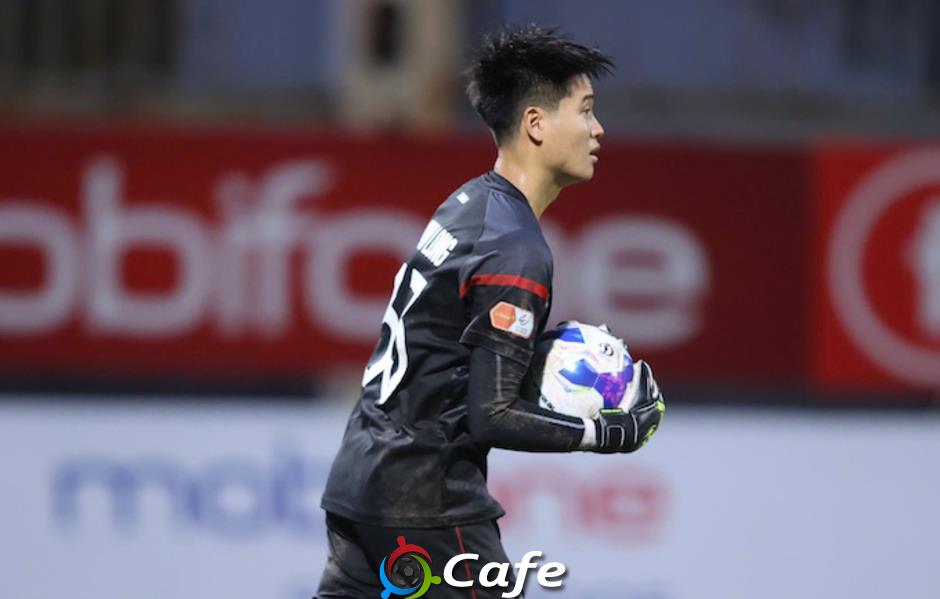 Thủ thành Phí Minh Long, người hùng của tân binh PVF-CAND