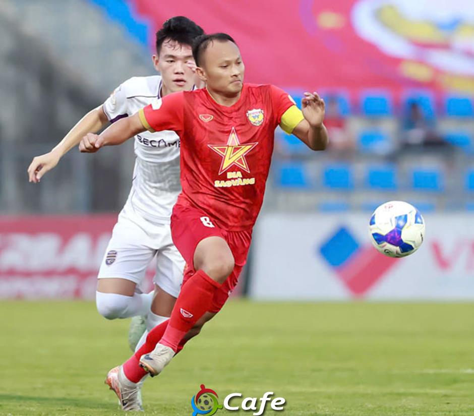 Trọng Hoàng, cầu thủ có cơ địa vượt tầm Việt Nam vẫn thi đấu V.League dù hơn 36 tuổi