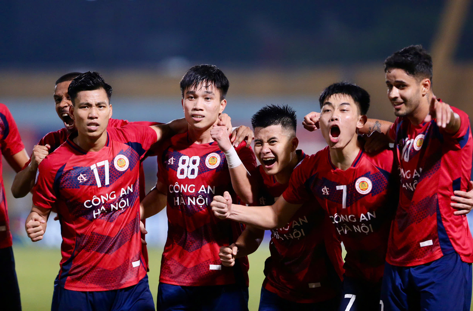 Trực tiếp CAHN 1-0 Bình Dương: Leo Artur mở điểm