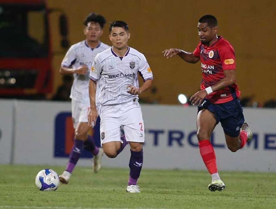 Trực tiếp CAHN 1-0 Bình Dương: Leo Artur mở điểm