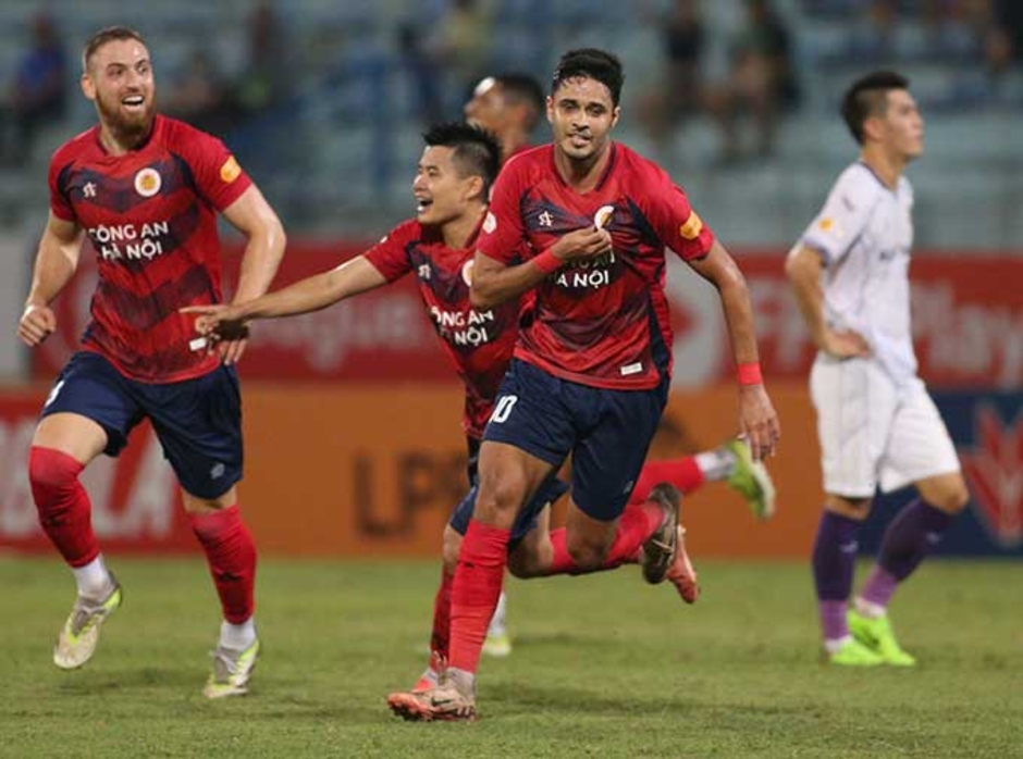 Trực tiếp CAHN 1-0 Bình Dương: Leo Artur mở điểm