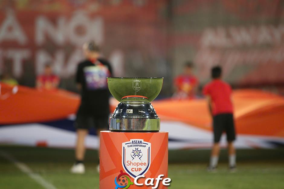 Trực tiếp chung kết Công an Hà Nội 2-1 Buriram: Theerathon chịu thẻ vàng khi chơi xấu Quang Hải