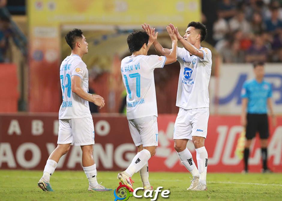 Trực tiếp Hà Nội 0-3 Nam Định: Hà Nội bế tắc