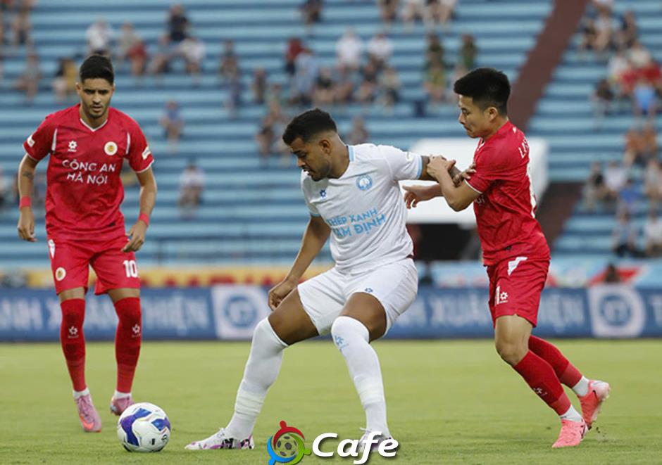 Trực tiếp Nam Định 0-1 Công an Hà Nội: Alan lập công