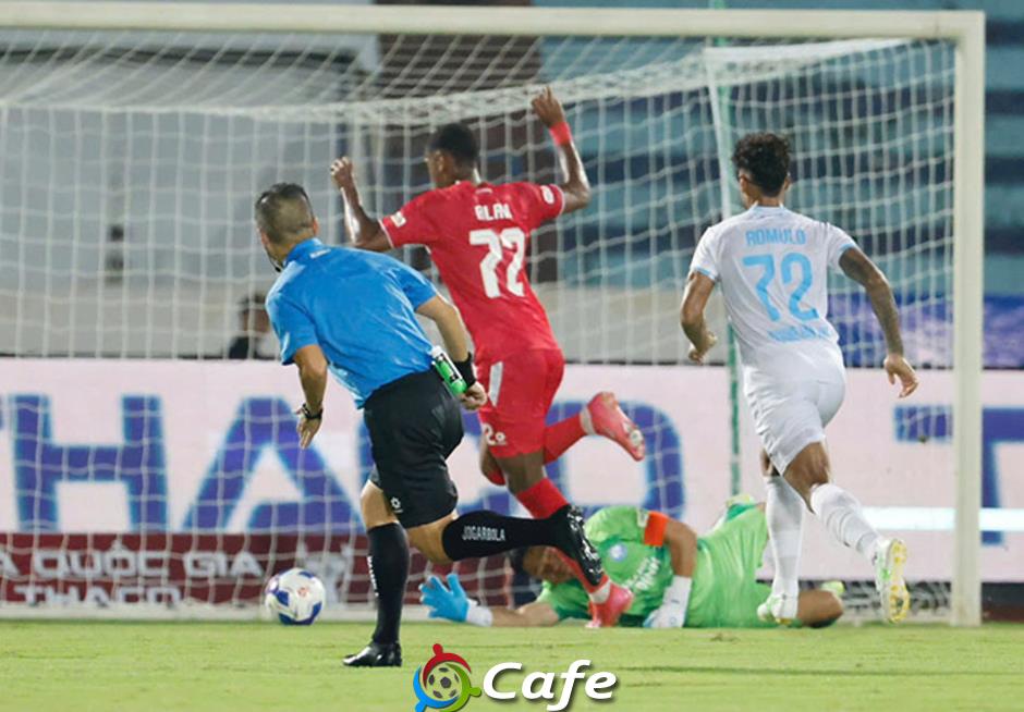 Trực tiếp Nam Định 0-1 Công an Hà Nội: Alan lập công