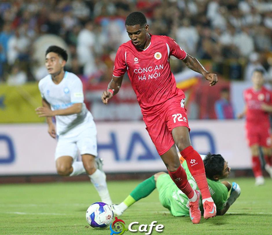 Trực tiếp Nam Định 1-1 Công an Hà Nội: VAR cứu Nam Định