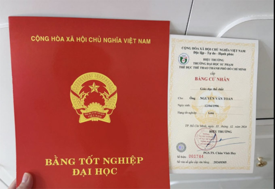 Văn Toàn tốt nghiệp đại học loại giỏi